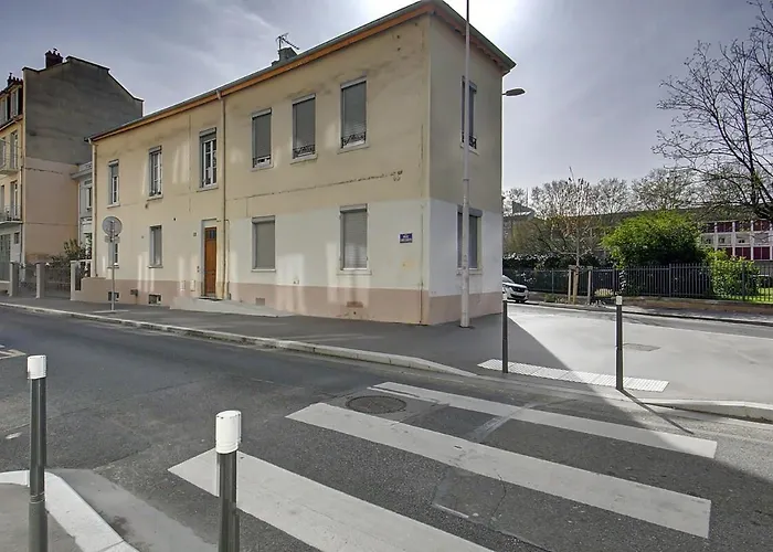 Appartement Saint Genevieve Chic à Lyon