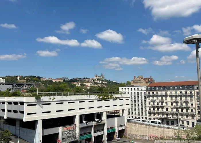 Spacieux T3 80m2 plein centre presque ile ! Lyon