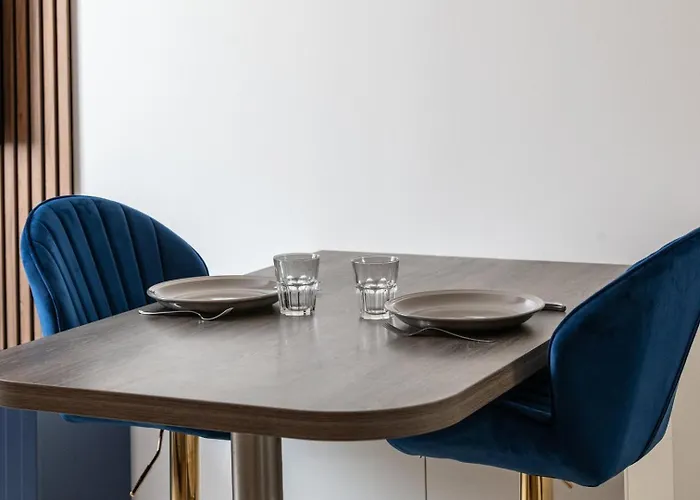 Appartement Le Hirvi - cocon zen et épuré à 10min Vieux Lyon