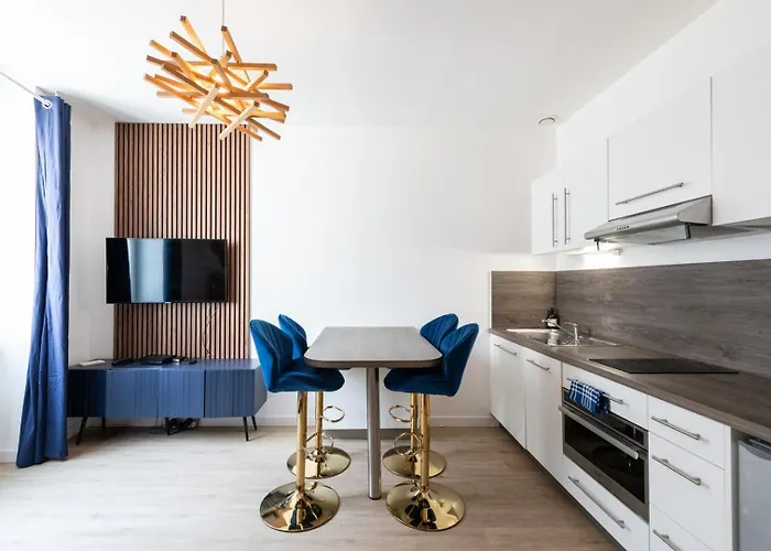 Appartement Le Hirvi - cocon zen et épuré à 10min Vieux Lyon