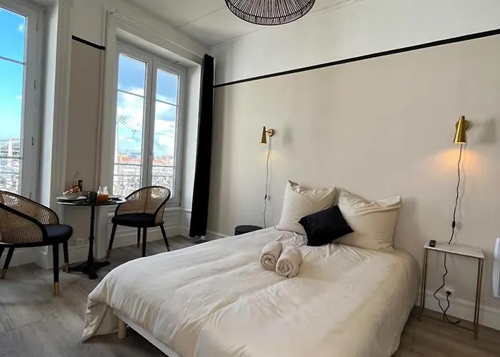 Suite Athos - Check In H24 - Proche Centre Ville Lyon