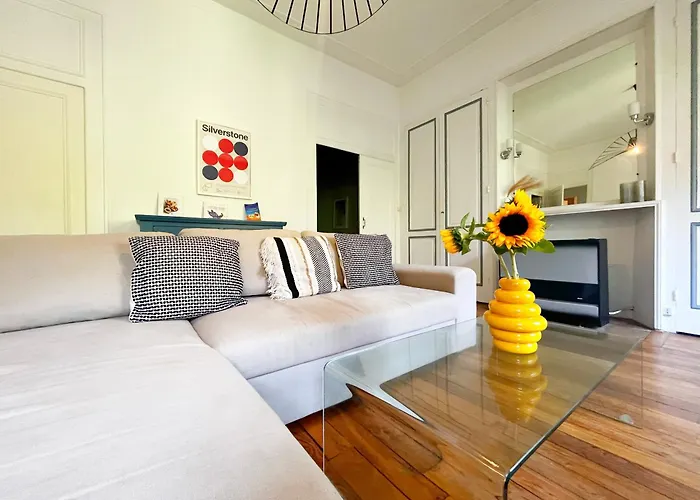 Le Valmy - appartement 6 personnes - check in h24 wifi Lyon