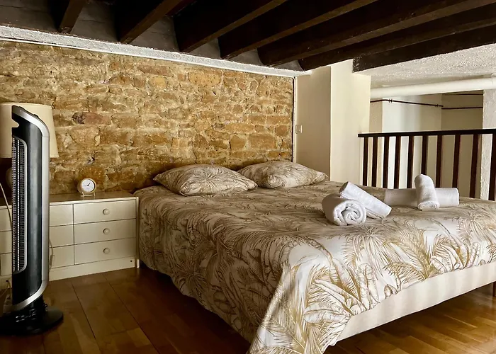 Appartement meublé- équipé de 45m2- 4 personnes- Lyon 06-