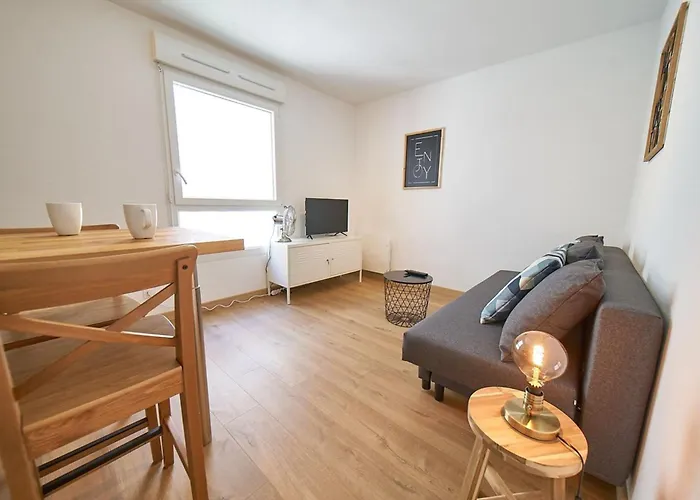 Convenient And Central Studio Close To The Metro And Amenities Lyon