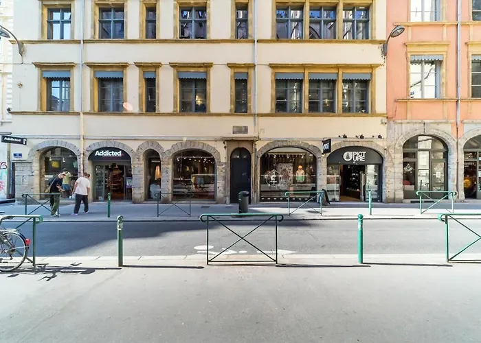 Saint-Nizier Accommodation For Two People Near Cordeliers Lyon