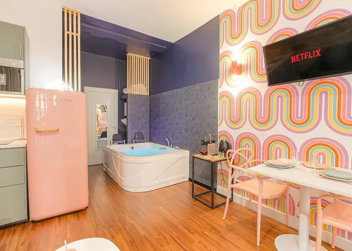 Appartement Design et Pop avec balnéo à Lyon