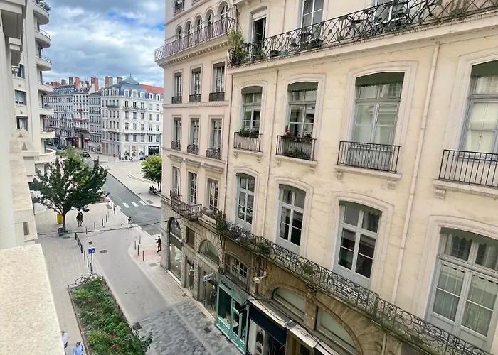 Appartement Hyper Centre 4 Rue Emile Zola Bellecour Jacobins Celestins Wifi Ascenseur à Lyon