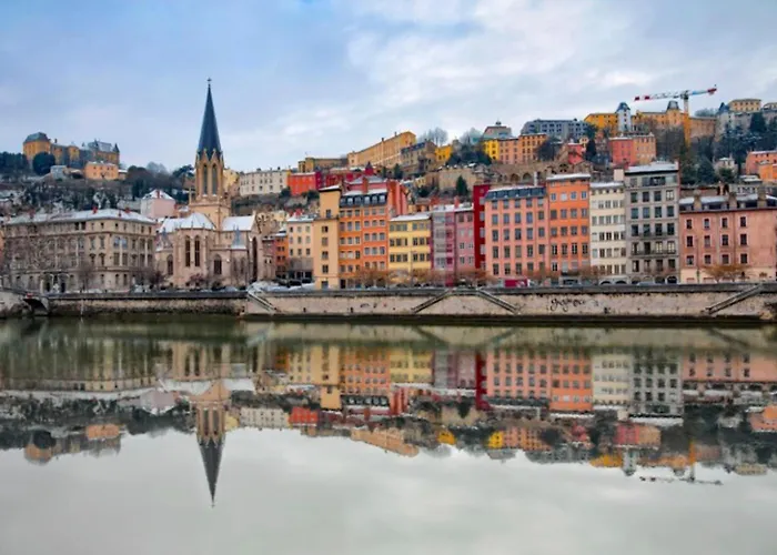 Appartement Design et Pop avec balnéo à Lyon