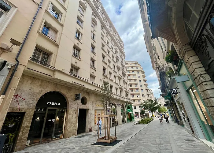 Appartement Hyper Centre 4 Rue Emile Zola Bellecour Jacobins Celestins Wifi Ascenseur à Lyon