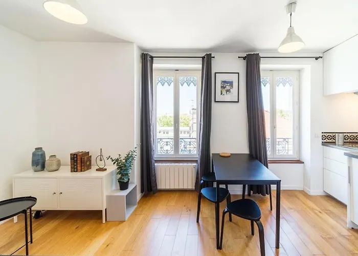 Le Petit Chaponnay - Charming Apartment For 2 Near Saxe Gambetta Lyon