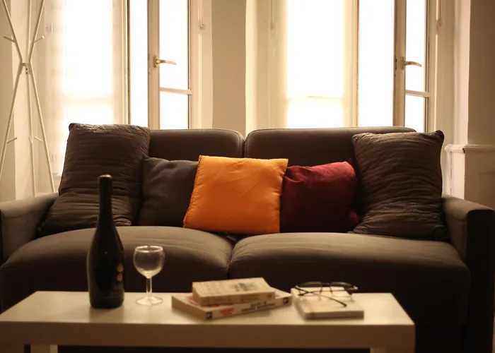 Lyon Standing Historic City Apartment
