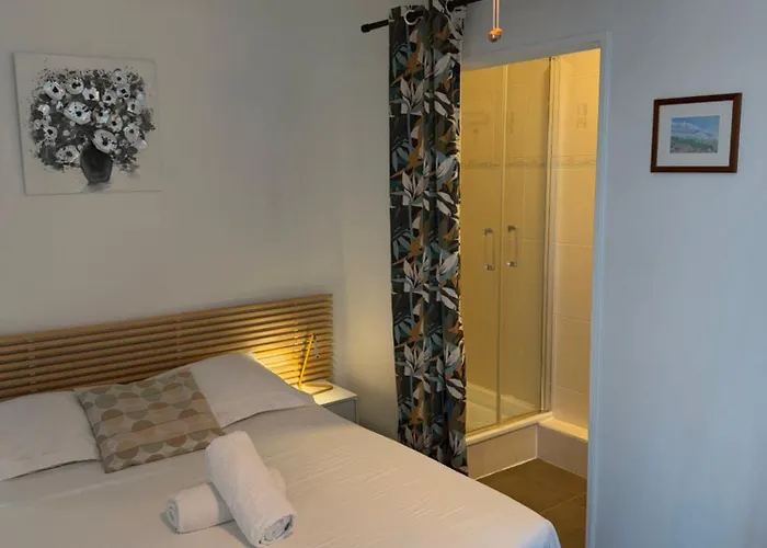 Appartement Confluence - Superbe pied à terre avec parking privé à Lyon