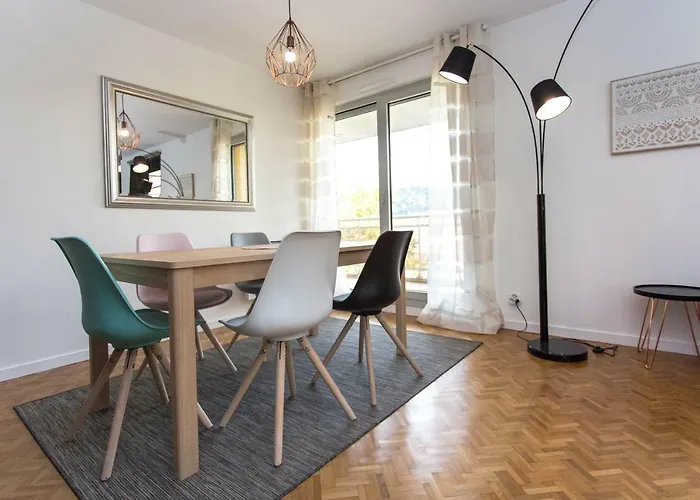 Appartement Lyon Centre Confluence 100 m2 Parking Terrasses