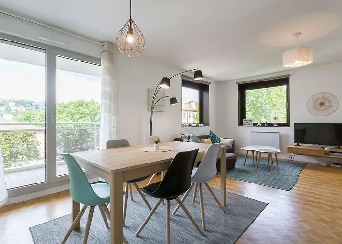 Appartement Lyon Centre Confluence 100 m2 Parking Terrasses